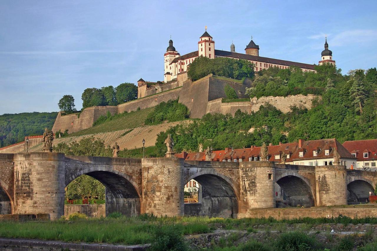 High-Quality Apartments Near Residence - Parking Space Würzburg Exterior foto